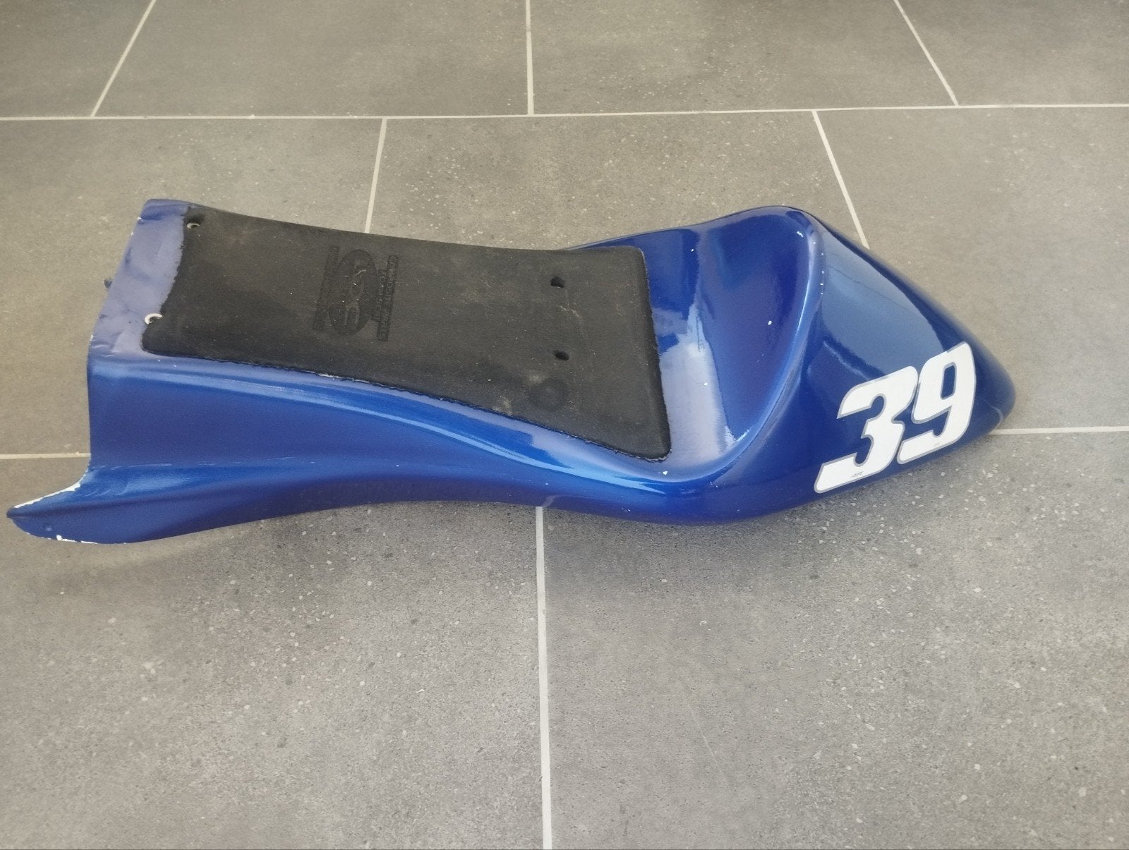 Zadel van polyester, Motoren