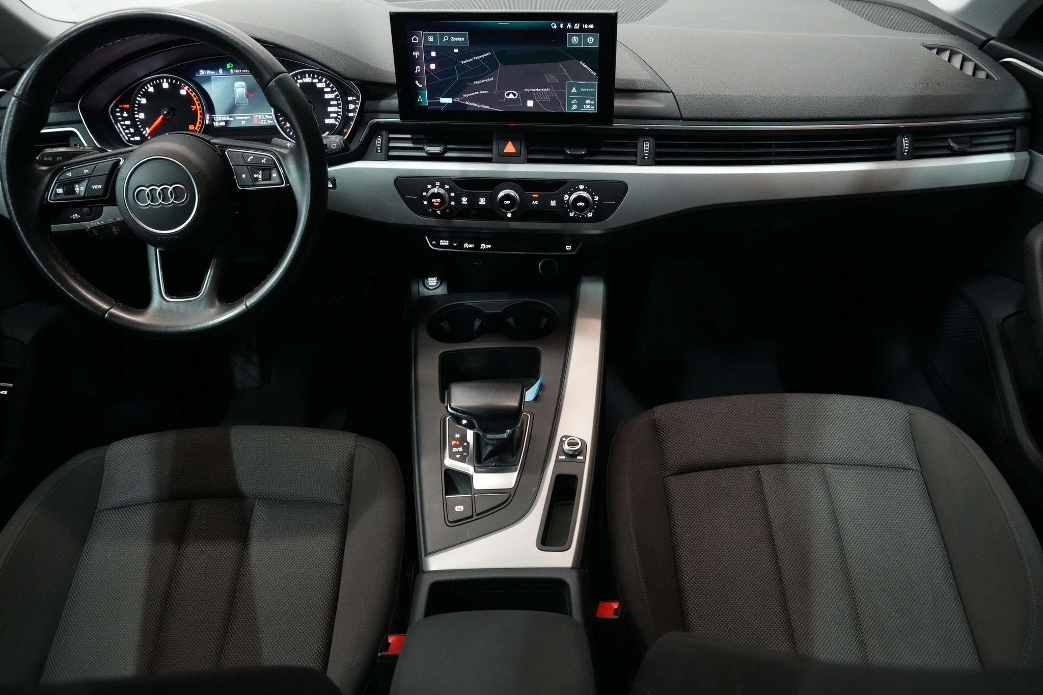 Audi A4 35 TFSI Automaat Trekhaak Navi LED Garantie, Auto's, Audi, Automaat, Gebruikt, 4 cilinders, 1984 cc