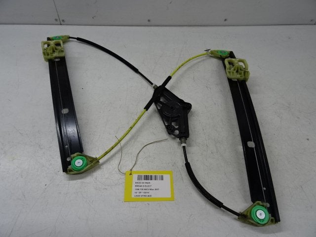 VITRE MECANISME AVANT DROIT Skoda Octavia Combi (5EAC), Mevr. I. Hauben, Utilisé, Skoda, Rue de l'Espoir 34 34
4030  GRIVEGNÉE, BE