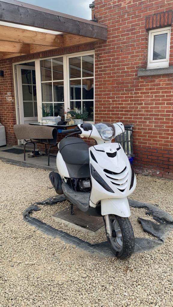 Piaggio zip 4t 50cc, Ophalen, Zo goed als nieuw, Zip