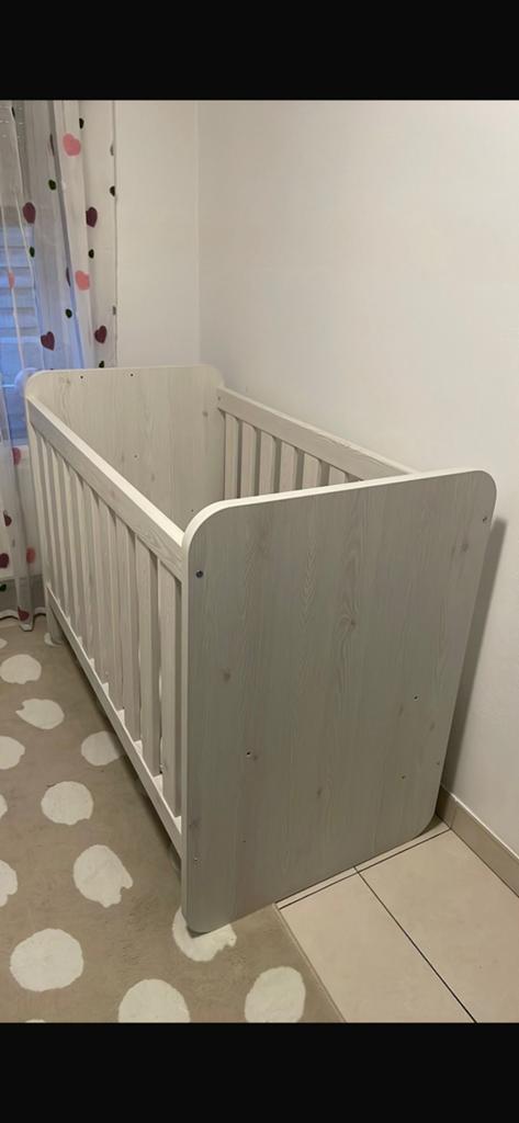 Baby bed en luiertafel, Ophalen, Zo goed als nieuw