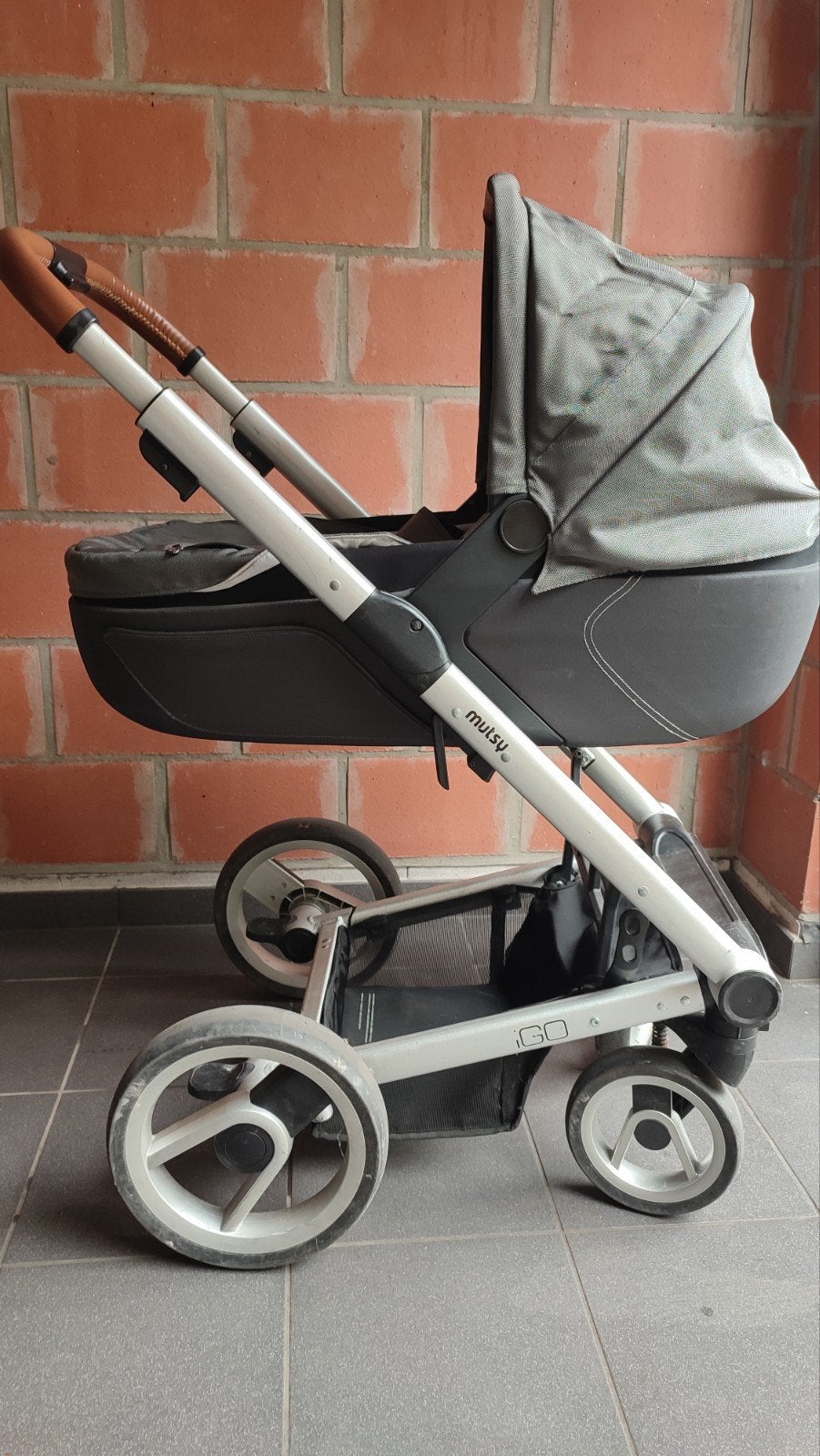 Buggy Mutsy iGO en accessoires, Enfants & Bébés, Poussette combi, Comme neuf, Mutsy, Tige de poussée réglable