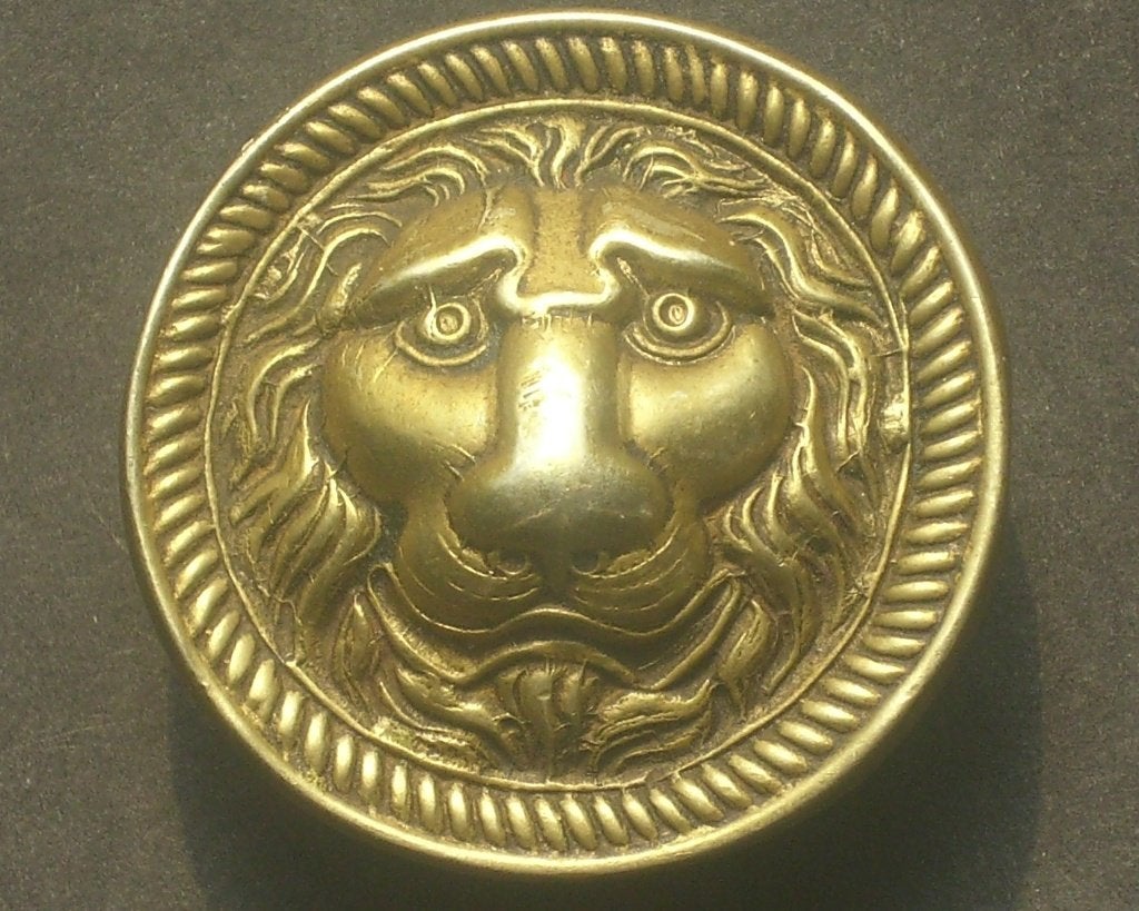 Mufle léonin cabochon de jugulaire de la garde civique belge, Collections, Envoi, Armée de terre, Emblème ou Badge