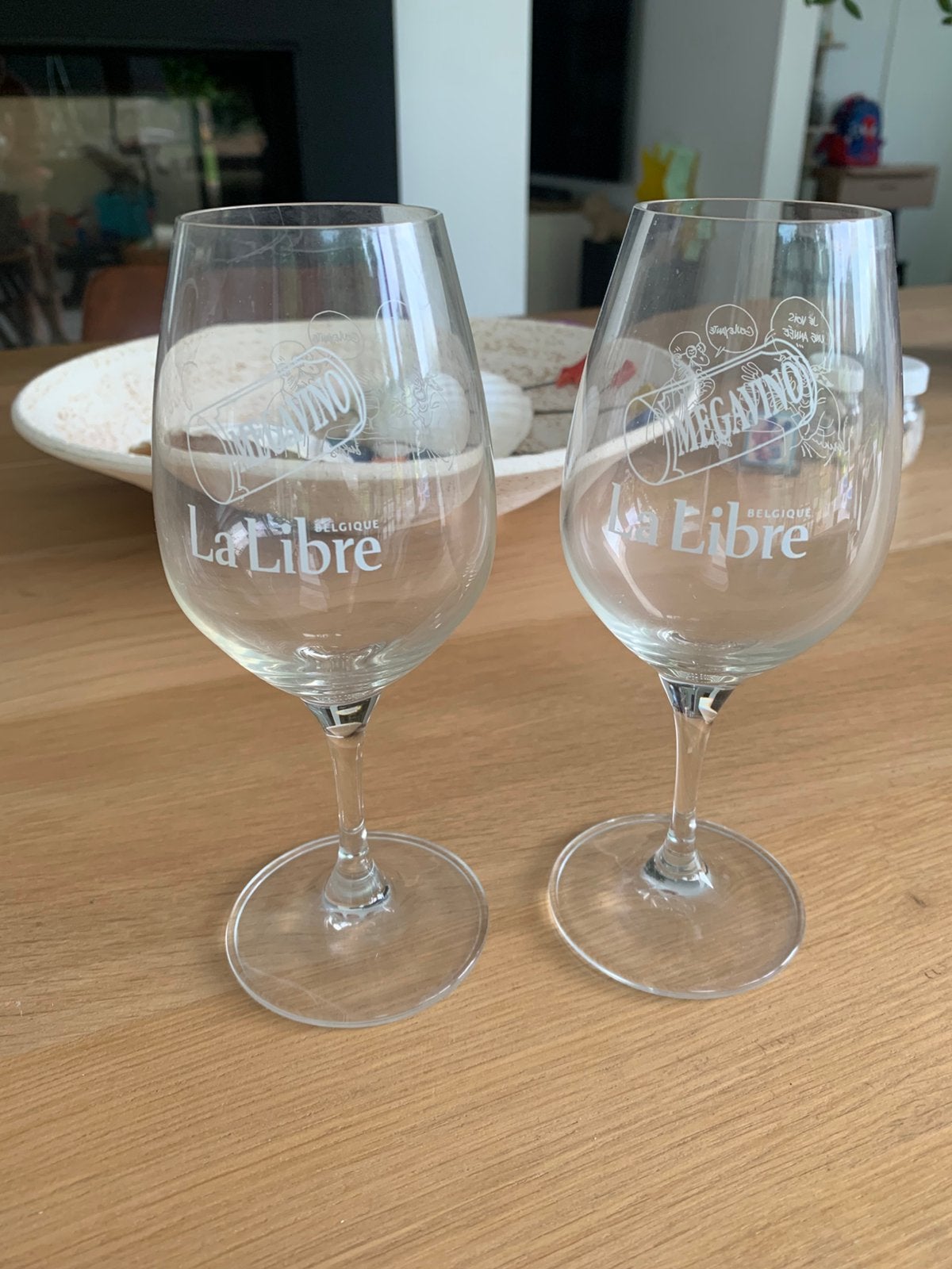 2 verres à vin Megavino, Enlèvement ou Envoi, Comme neuf