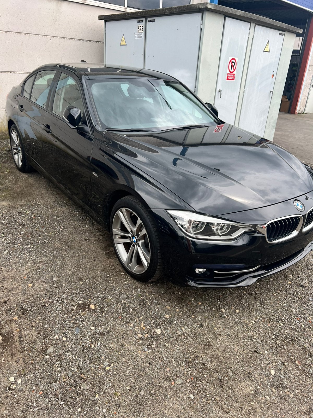 BMW 318i Advantagesport Automatic, Autos, Achat, Noir, Berline, Automatique