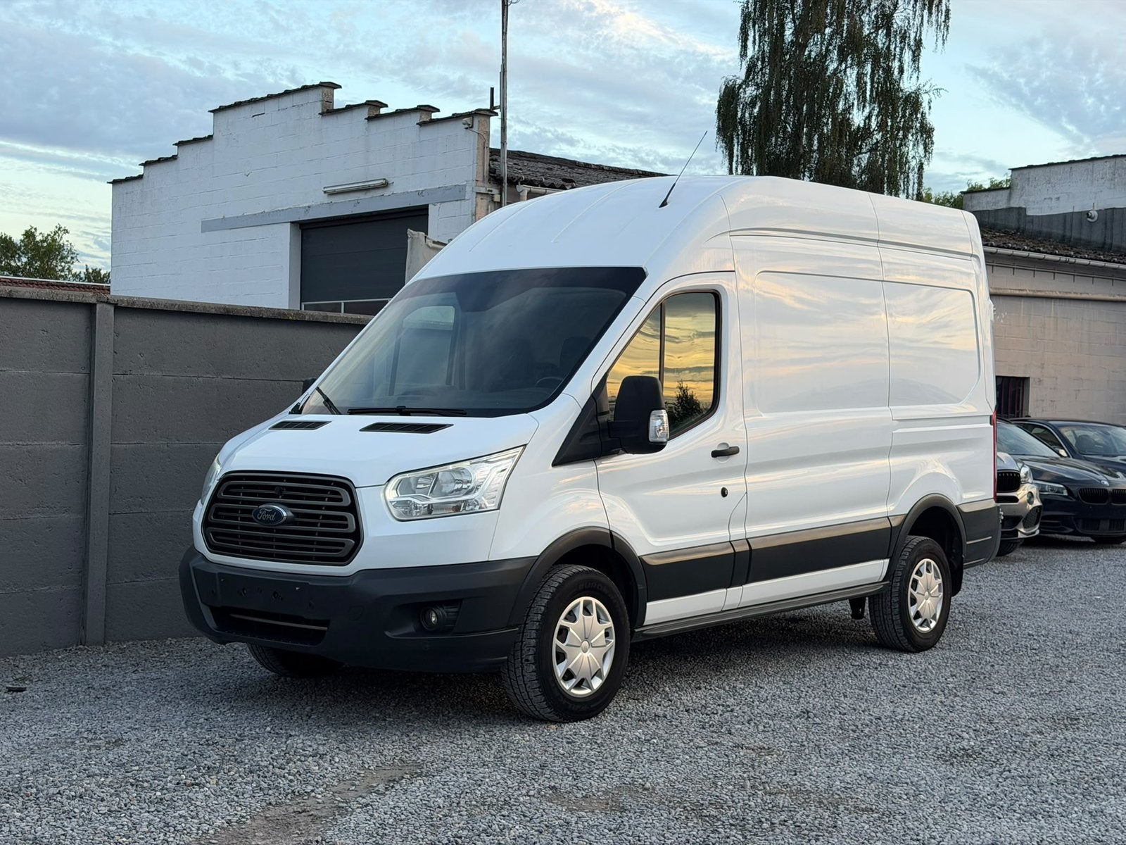 FORD TRANSIT 2.0 TDCi 170PK - L2 H3 – LICHTE VRACHT - RWD, Autos, Euro 6, Entreprise, 3 places, Boîte manuelle
