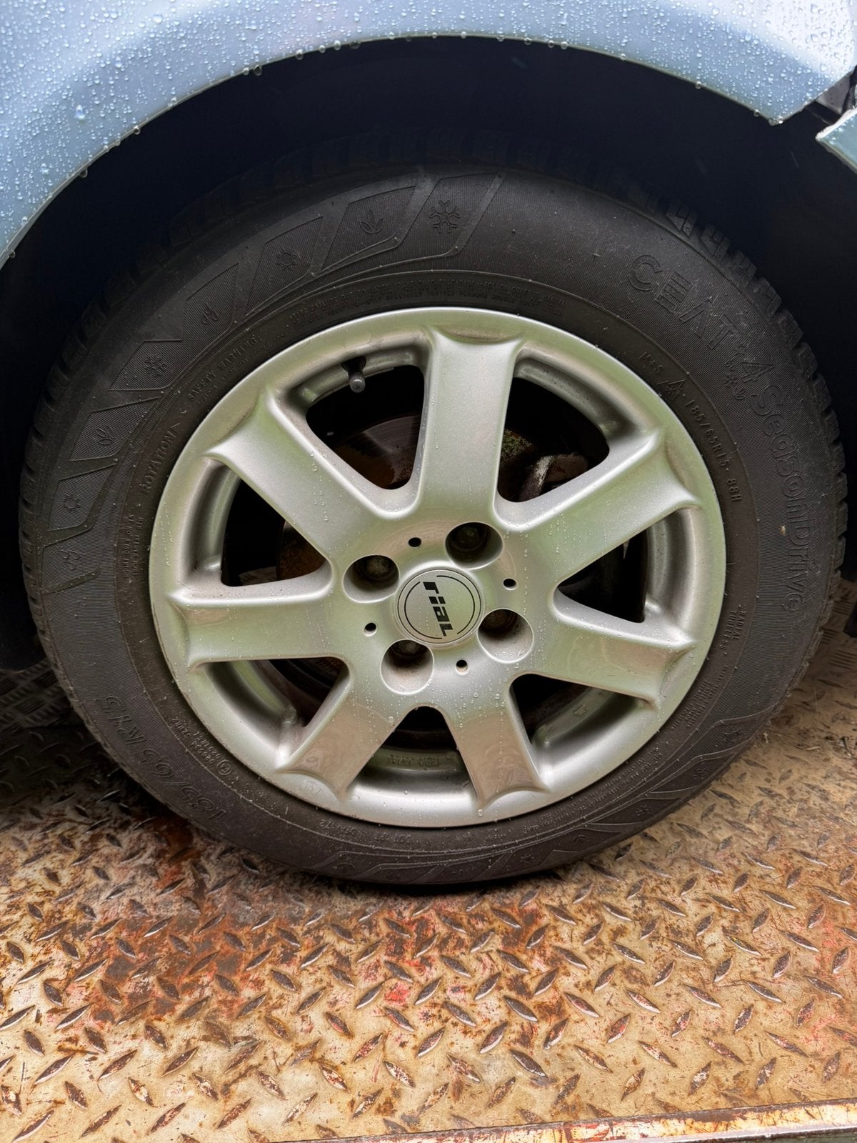 Velgen steek 4x100 met goede banden, Auto-onderdelen, Banden en Velgen, Ophalen, Band(en)