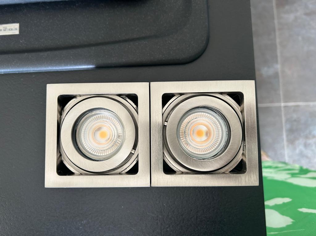 2 mooie aluminium opbouwspots, Halogeen, Metaal of Aluminium, Modern landelijk, Nieuw