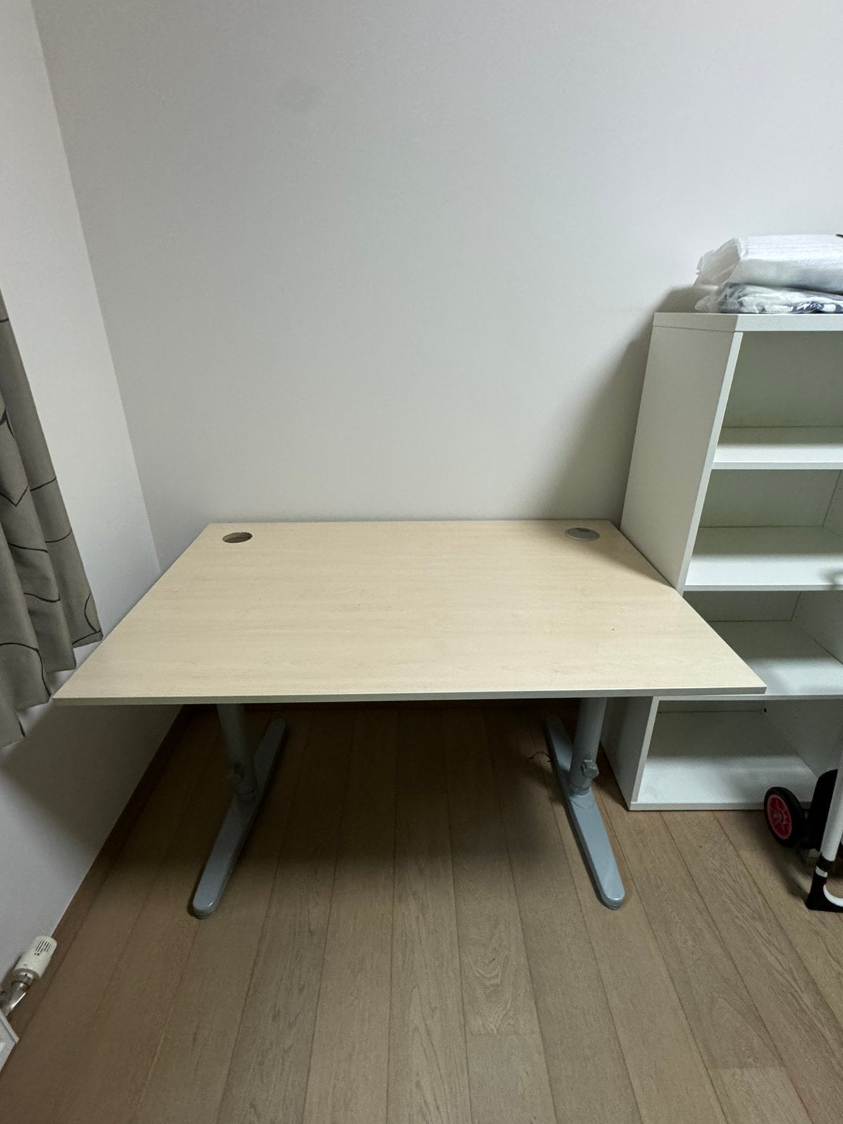 Bureau / werktafel, Ophalen, Kabelgoot, Gebruikt