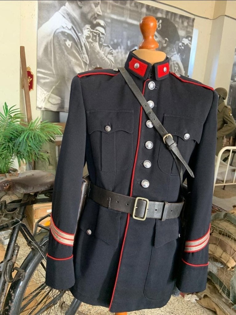 Gezocht, Rijkswacht vest grote maat, Ophalen of Verzenden, Rijkswacht