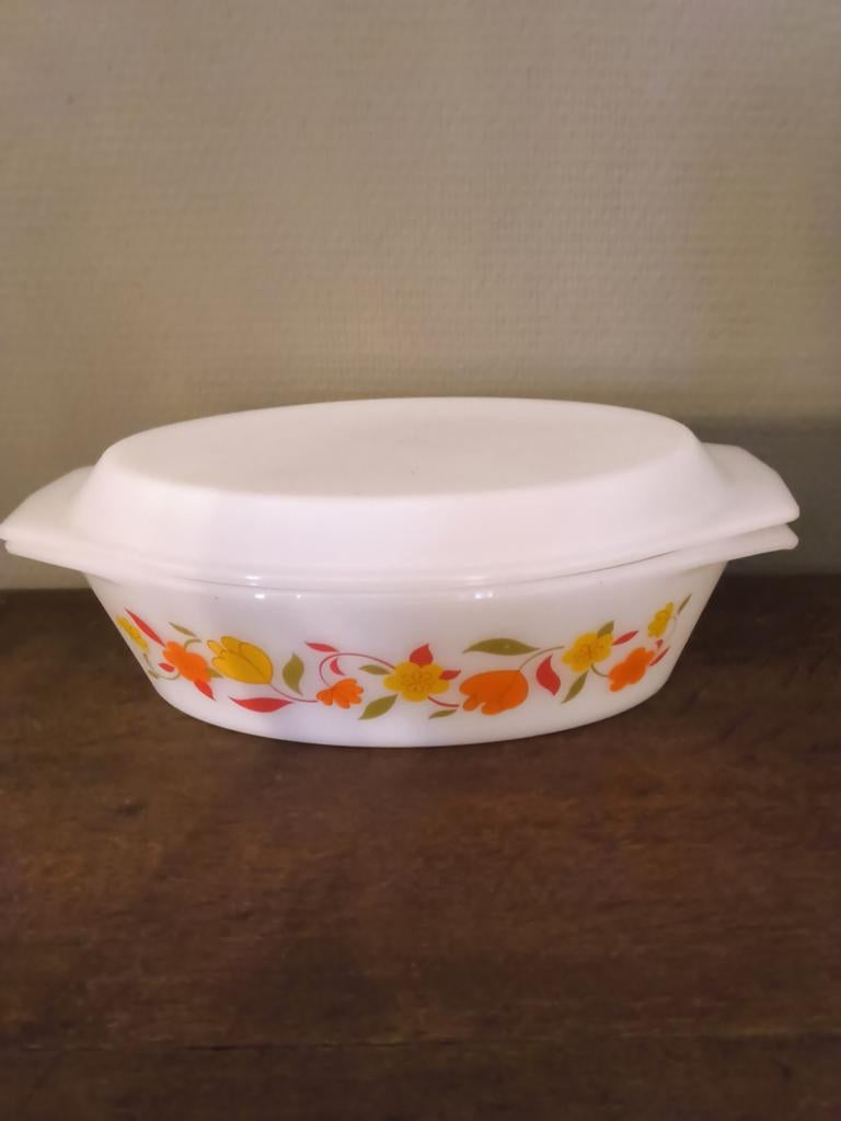 1 cocotte vintage en arcopal, Antiquités & Art, Enlèvement