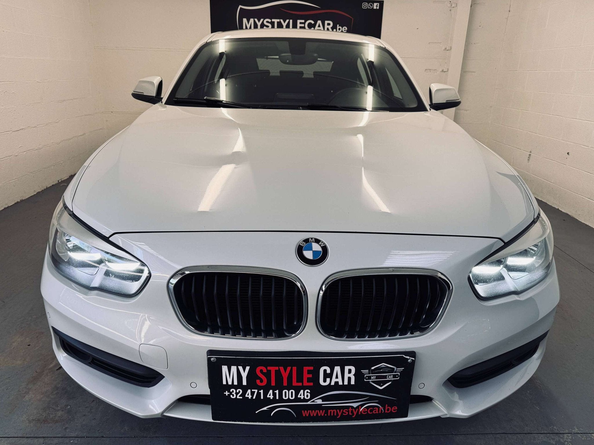 BMW 1 Serie 116 116i ESSENCE, CUIR, NAVI, GARANTIE 1AN, Autos, BMW, Cuir, Argent ou Gris, Achat, Entreprise