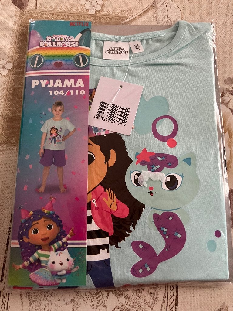 Nieuwe Pyjama Gabby's Dollhouse - Maat 104 / 110, Kinderen en Baby's, Kinderkleding | Maat 104, Ophalen of Verzenden, Nieuw, Meisje