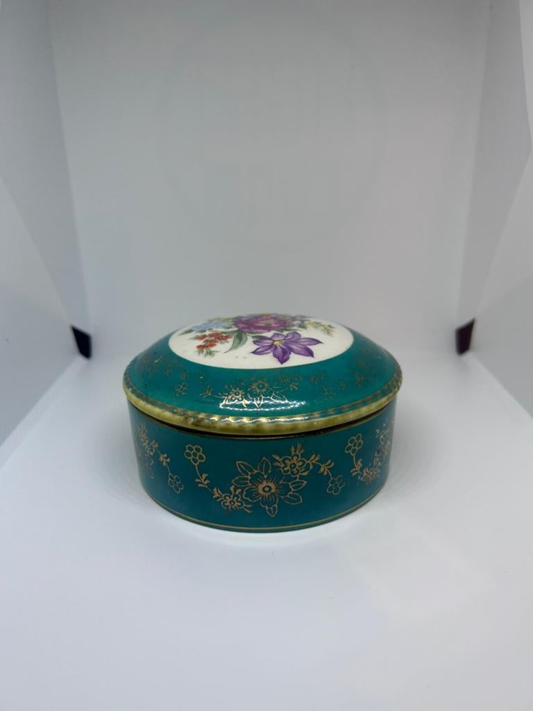 Bonbonniere en porcelaine Limoge, Verzamelen, Porselein, Kristal en Bestek, Ophalen, Zo goed als nieuw, Porselein