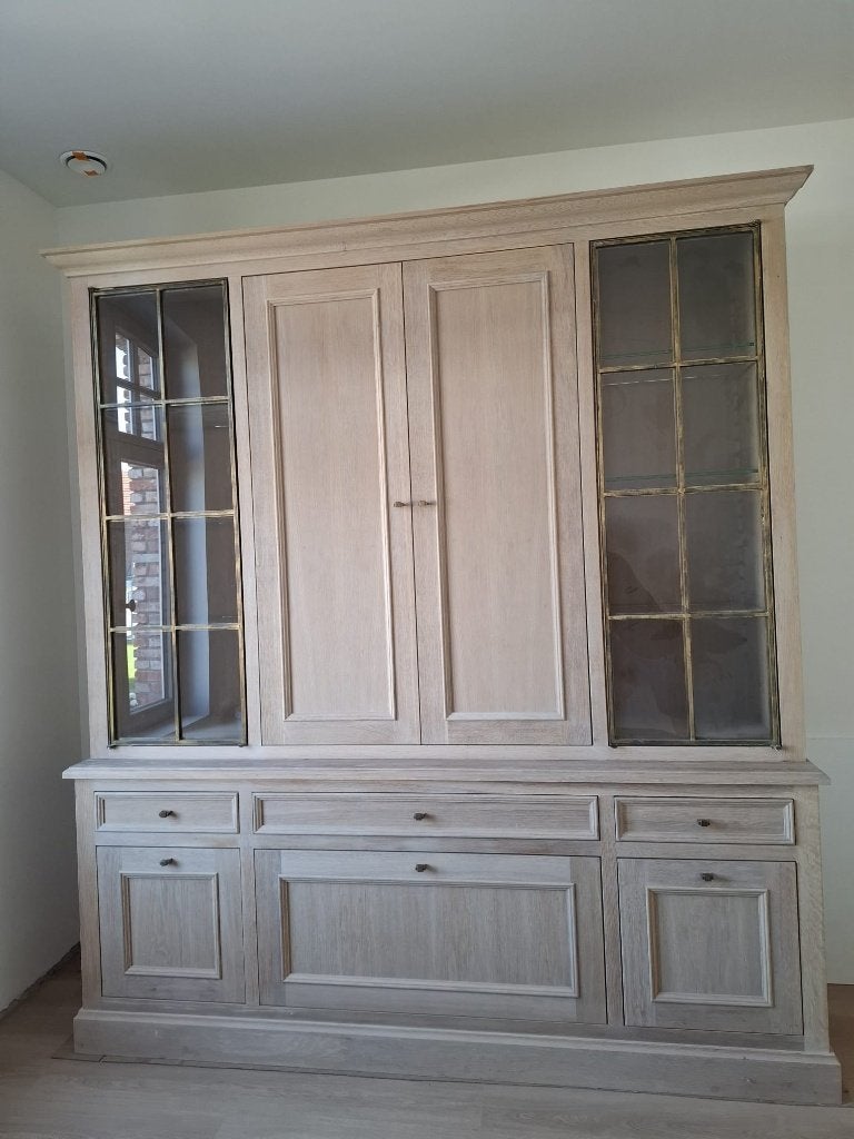 Massief eiken vitrinekast, Neuf, 200 cm ou plus, Avec tablette(s), Landelijk