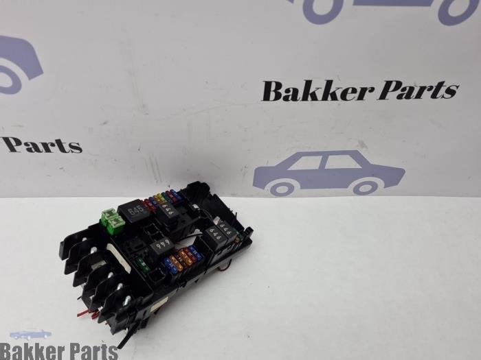 Boîte à fusibles d'un Volkswagen Golf, -, Volkswagen, -, 3 mois de garantie