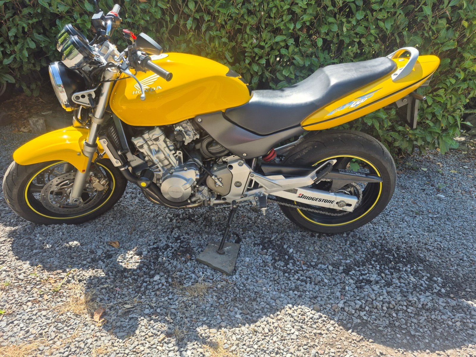honda hornet(jaune California) 600cc 1999