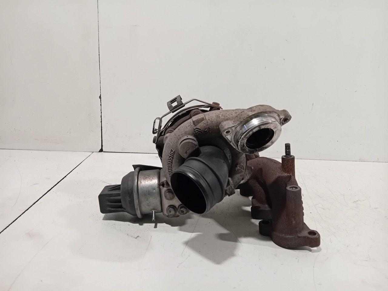 Turbo Volkswagen Passat, Van der Ven Autorecycling B.V., Gebruikt, Ettenseweg 76, 4706 PB Roosendaal, The Netherlands, Herkomst onderdeel bekend