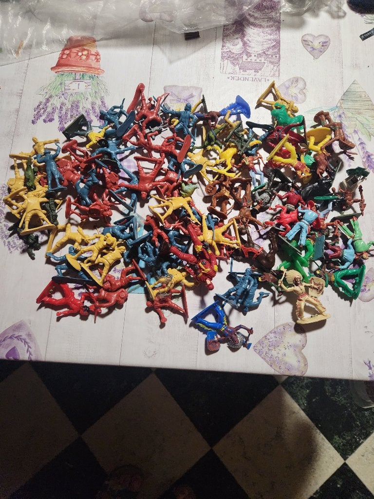 Lot cowboy en indiaantjes en andere vechters samen 2,50 euro, Antiquités & Art, Enlèvement ou Envoi