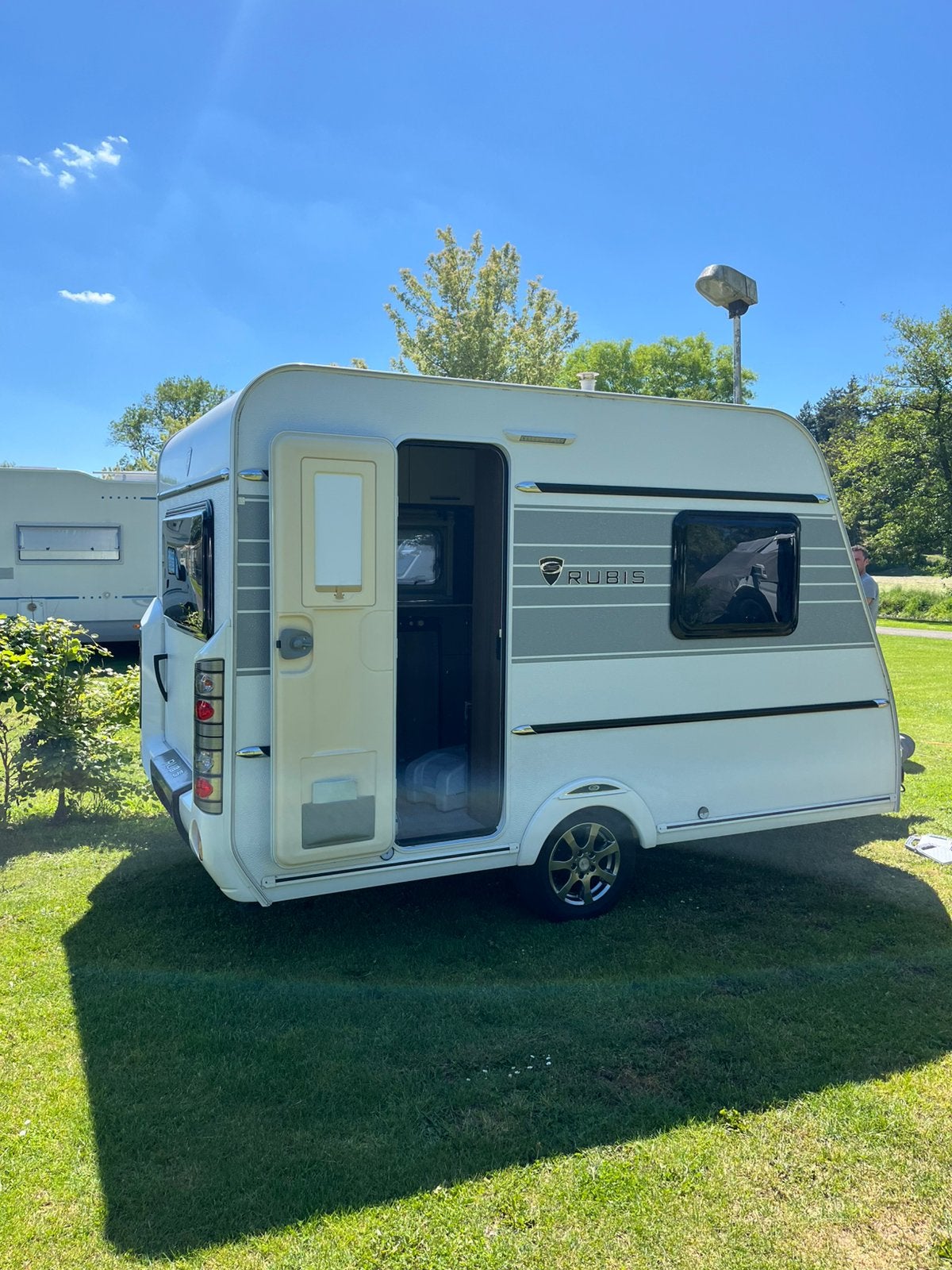 Caravan -750kg Rubis, Caravanes & Camping, Caravanes, Particulier, jusqu'à 3, 500 - 750 kg, Siège de train, Caravelair, Lit fixe