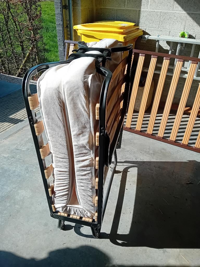 Plooibed, logeerbed, Ophalen, Gebruikt