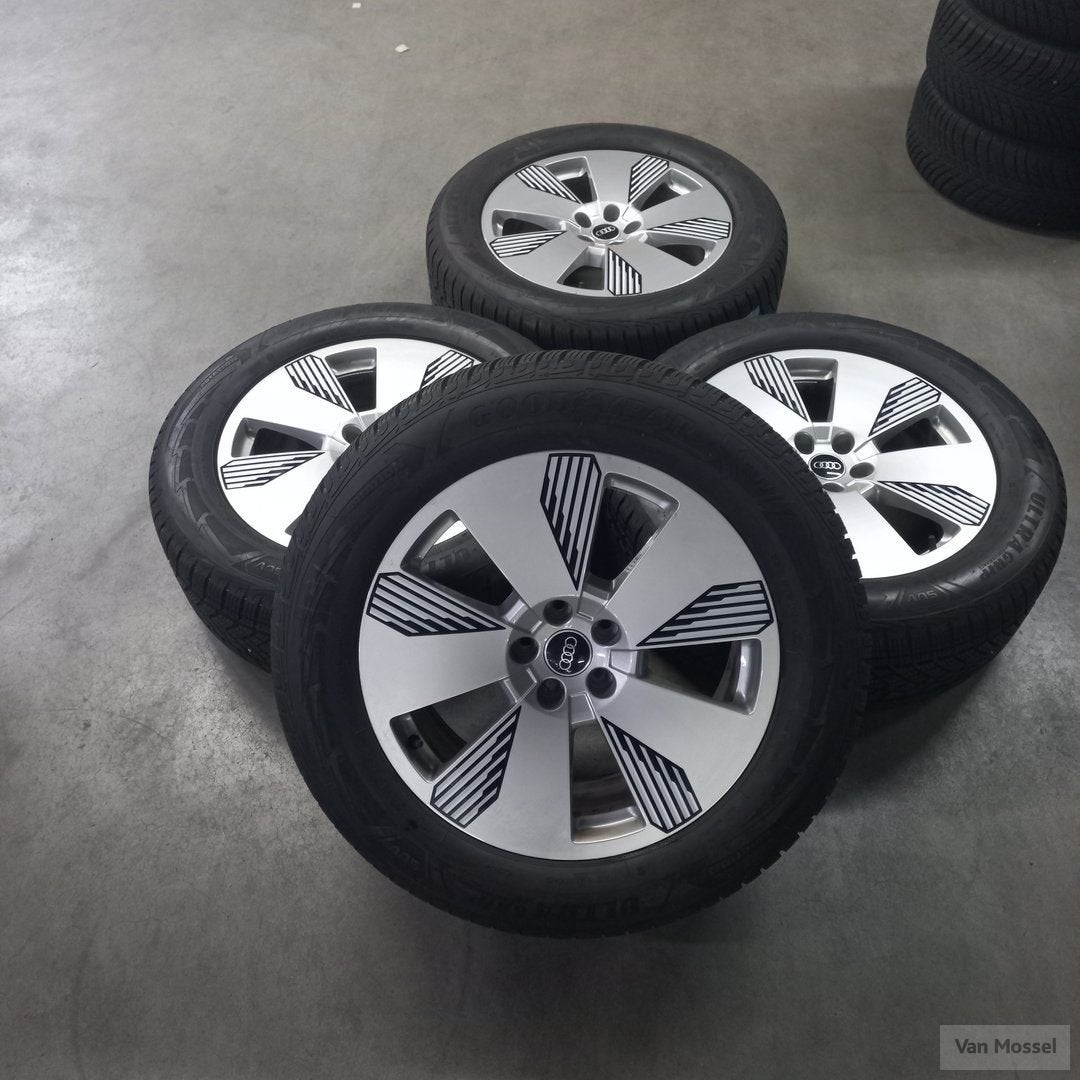 Audi E-Tron Good Year Ultra Grip Performance 255/55/R19 111H, Auto-onderdelen, Banden en Velgen, 19 inch, Gebruikt, 255 mm, -
