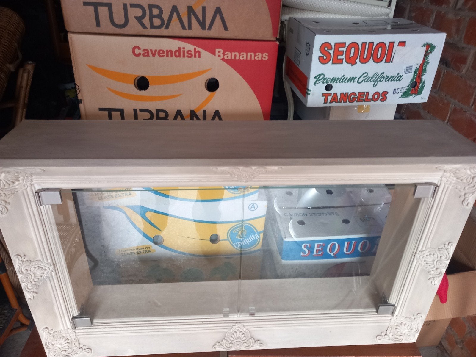Zeer mooi vitrinekast voor aan de muur, Ophalen