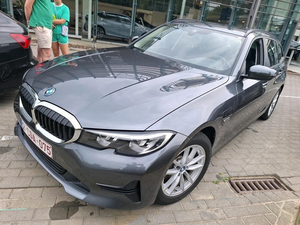 Bmw 320E Hybride Break Automaat Euro 6 Bj. 2022, Auto's, BMW, Automaat, Dealer onderhouden, Lane Keeping Assist, Leder