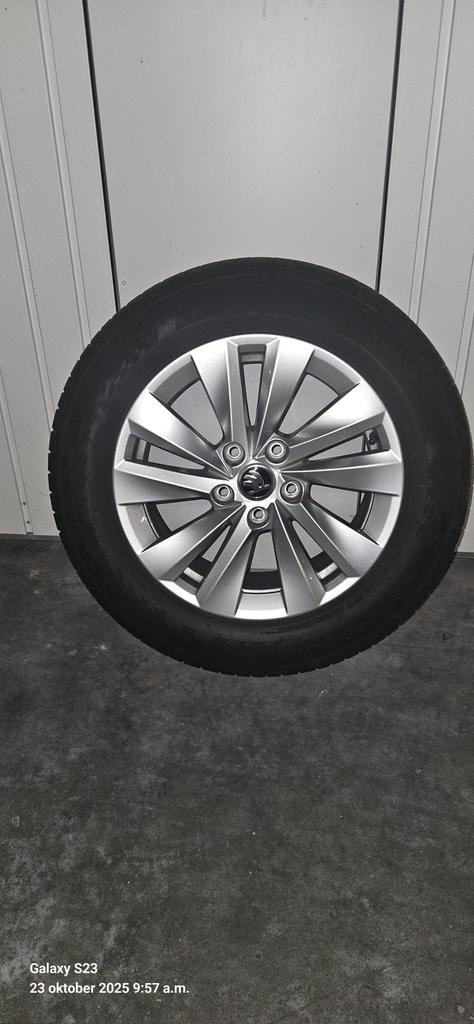 Originele Skoda Octavia velgen met zomerbanden, Autos : Pièces & Accessoires, Pneus & Jantes, Enlèvement, Pneus été, Pneu(s)