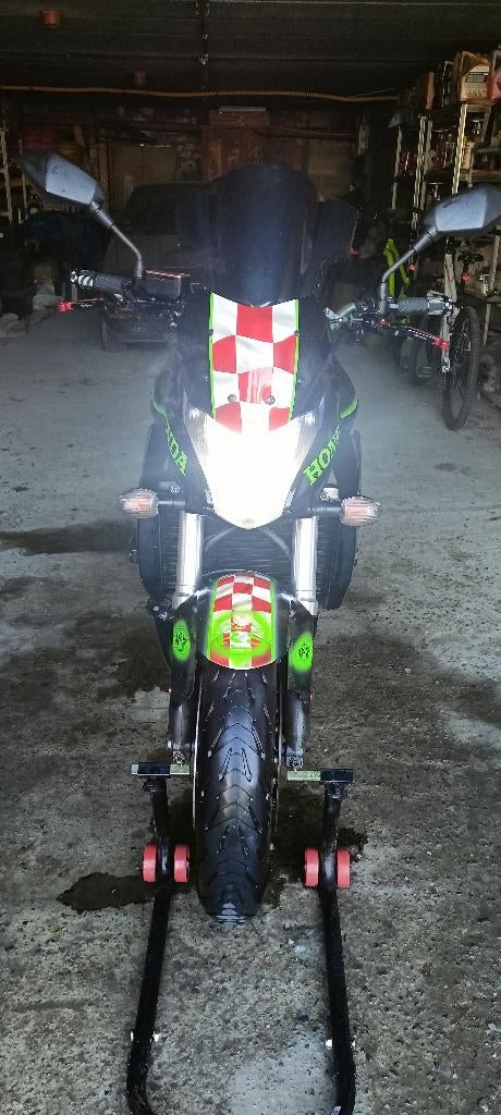 Moto Honda Hornet, Motoren, Motoren | Honda, Occasion, 4 cilinders, Motorrijbewijs A, Meer dan 35 kW