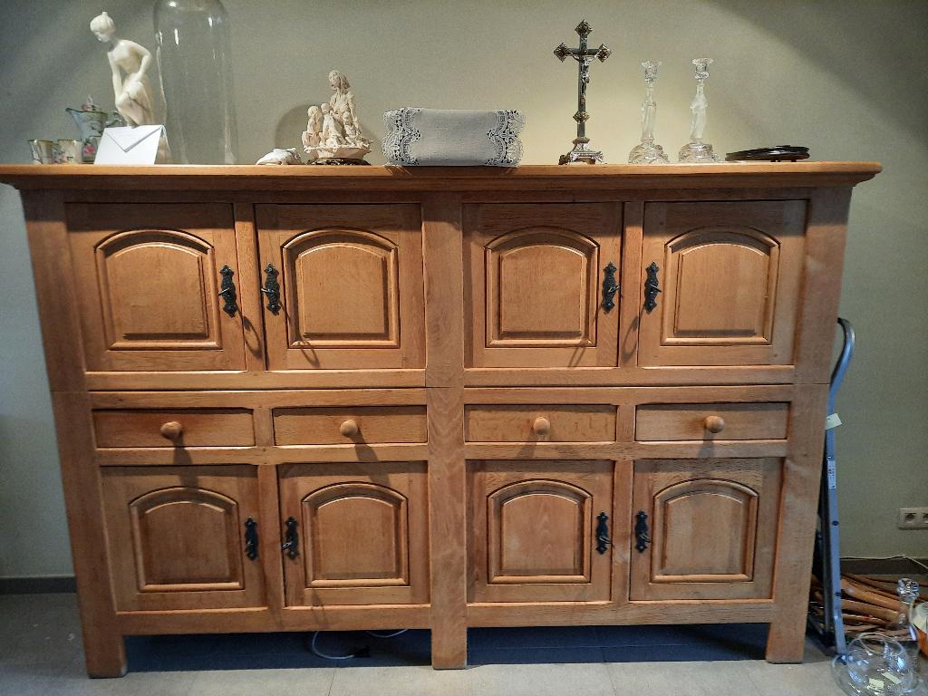 Klassieke massief eiken buffetkast - lengte 2,45m, Huis en Inrichting, Kasten | Buffetkasten, Ophalen, Met deur(en), Eikenhout