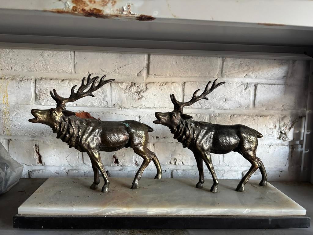Sculpture cerfs en métal sur socle en pierre – déco vintage, Enlèvement
