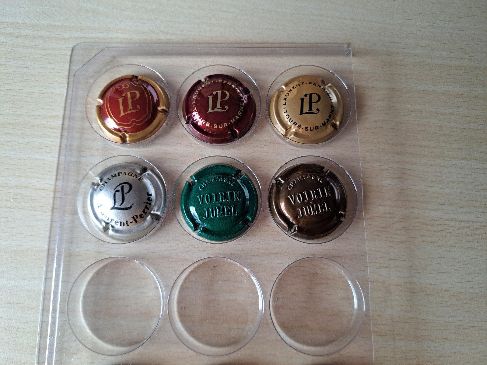 Capsules de champagne, Envoi