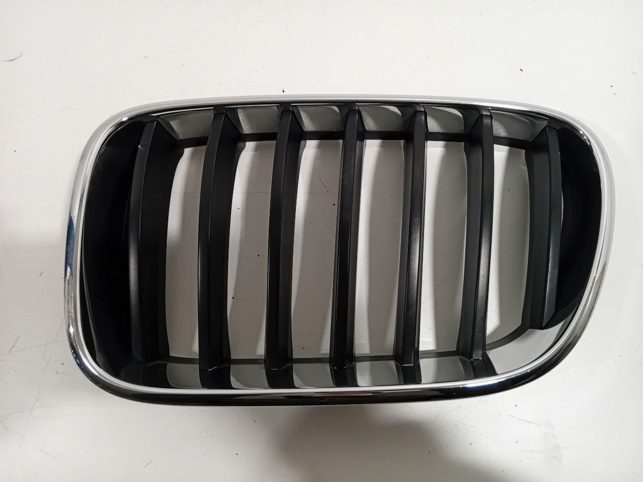 Grillerooster links BMW X3, Onderdelen@venauto.nl, Van der Ven Autorecycling B.V., Gebruikt, Ettenseweg 76, 4706 PB Roosendaal, The Netherlands