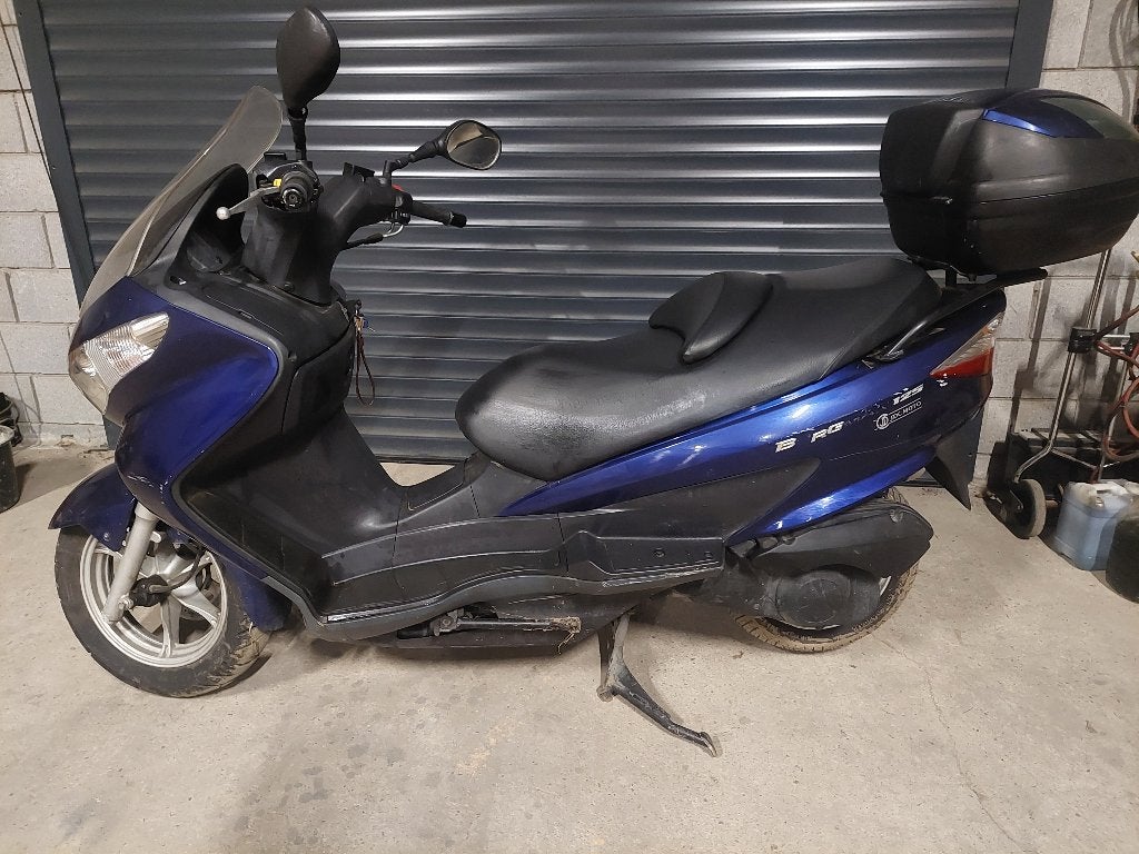 Suzuki burgman 125 2008 tourne très bien, Scooter, Occasion, Particulier, 1 cylindre