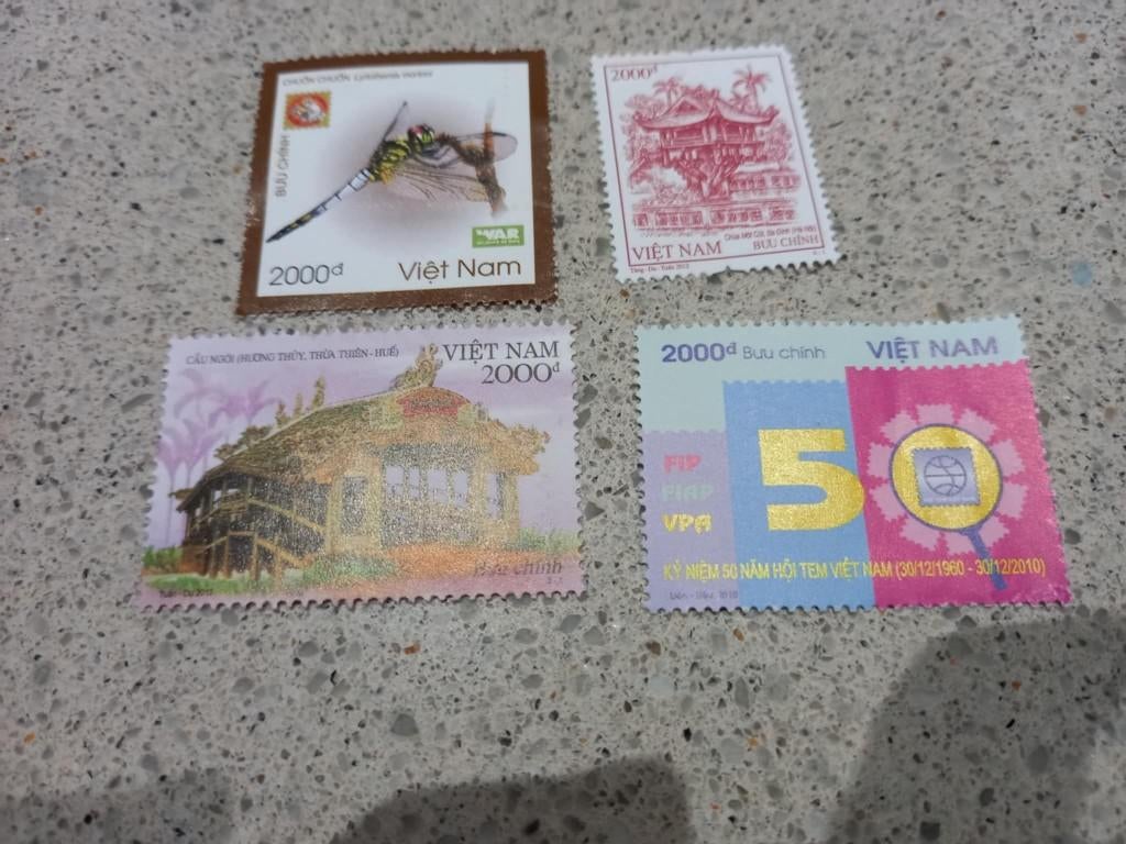 Verschillende Vietnamese postzegels, Ophalen of Verzenden