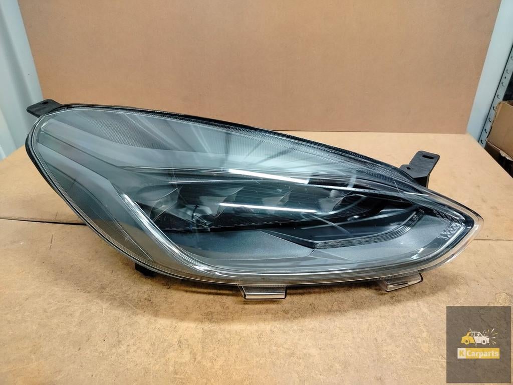 Phare droit noir Full LED pour Ford Fiesta Mk8, Info@ford.com, Ford Motor Company, American Road 1
48126  Dearborn, Ford