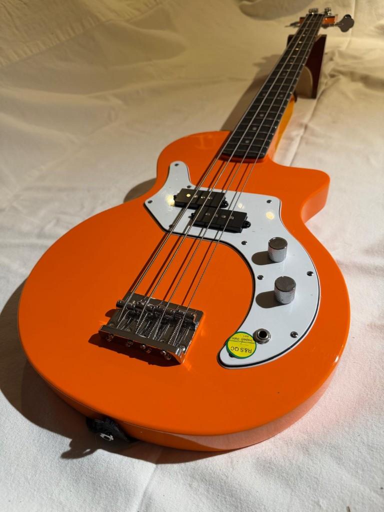 Orange O Bass + Gigbag, Muziek en Instrumenten, Snaarinstrumenten | Gitaren | Bas, Ophalen, Zo goed als nieuw, Elektrisch