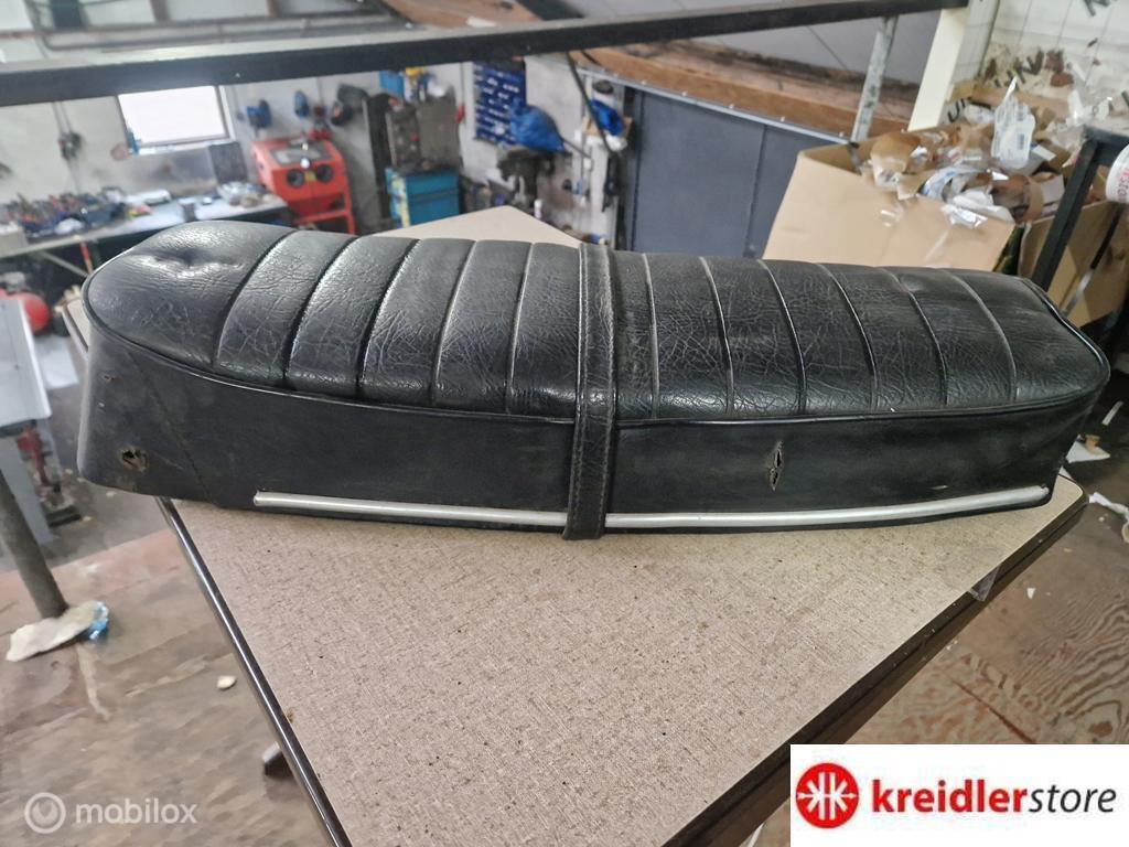 Kreidler Broodjes buddyseat 2 zitter model breedtestreep, Fietsen en Brommers, Brommeronderdelen | Kreidler, Gebruikt, Ophalen of Verzenden