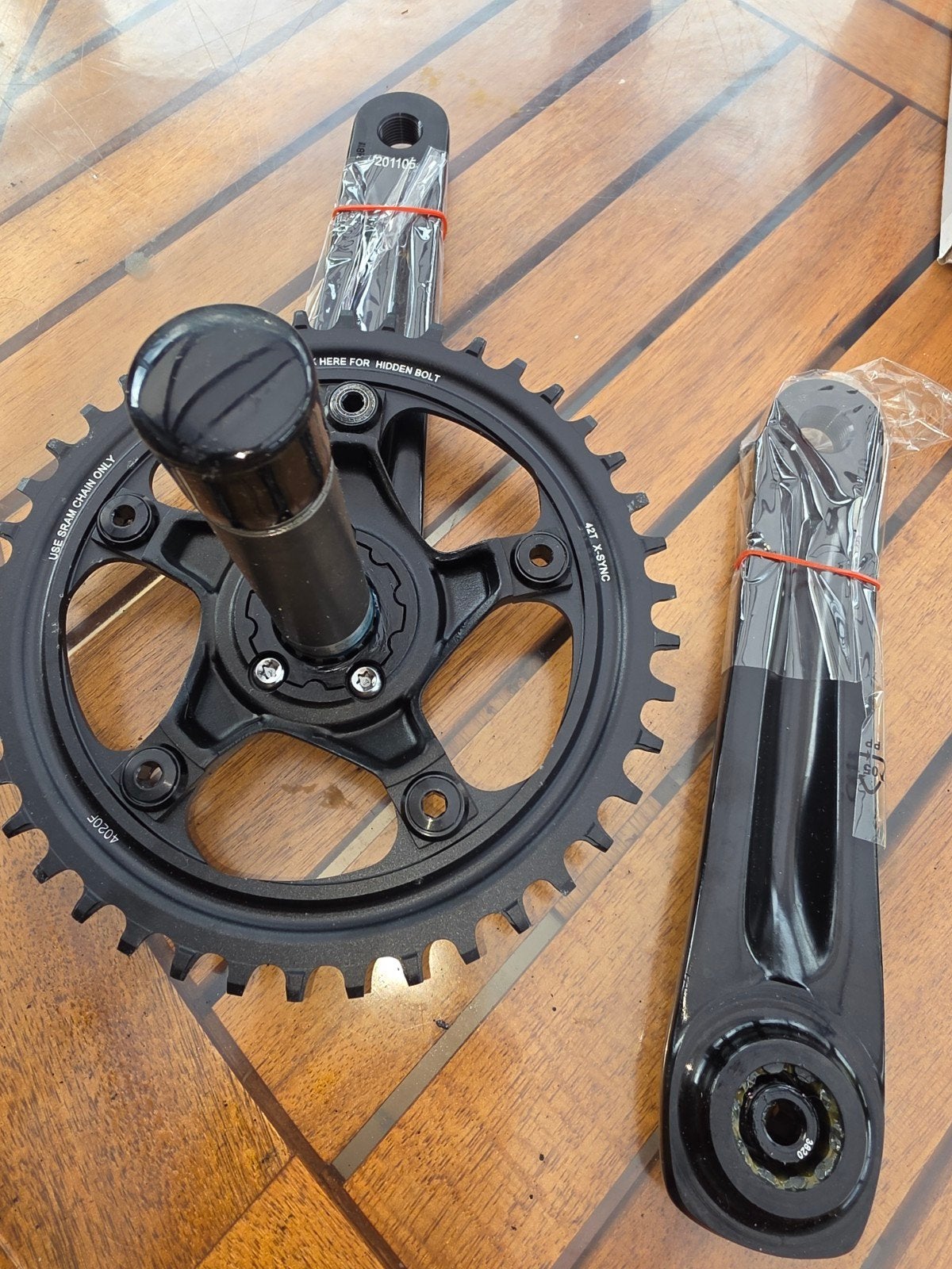 Pédalier neuf sram rival 1 42 dents, Vélos & Vélomoteurs, Enlèvement