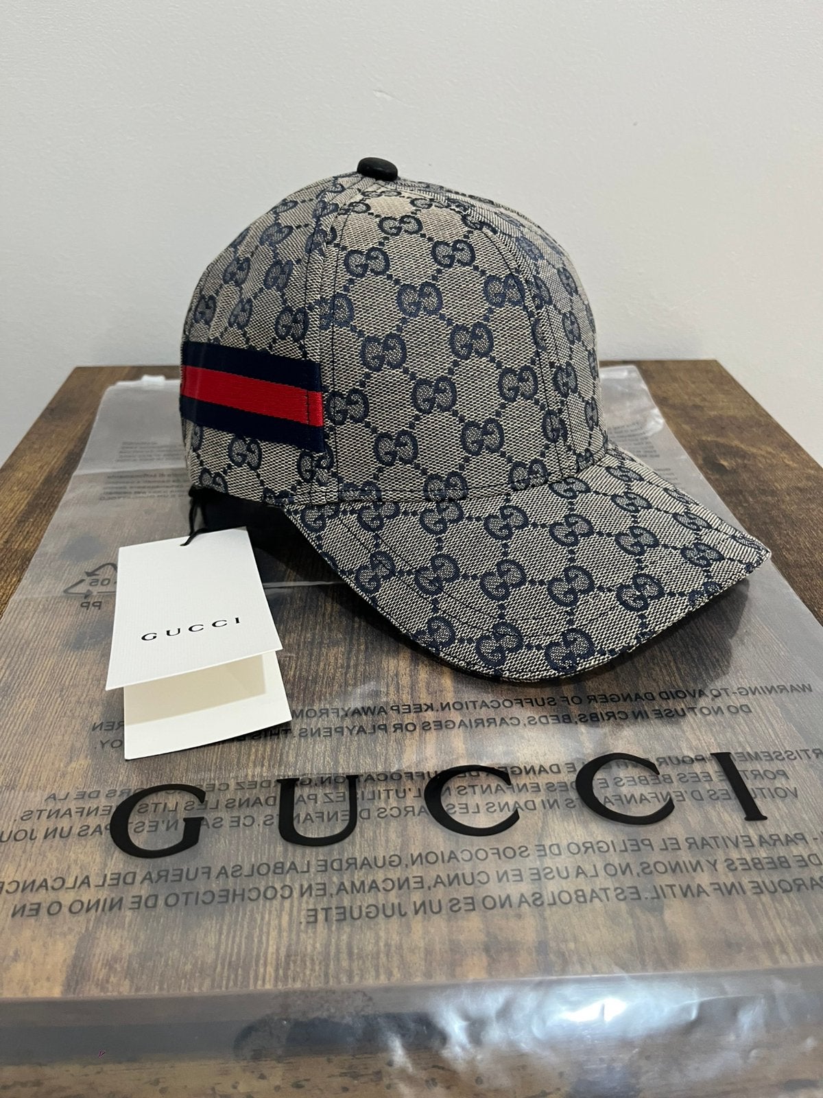 Gucci pet+zak, Ophalen, Zo goed als nieuw, Pet