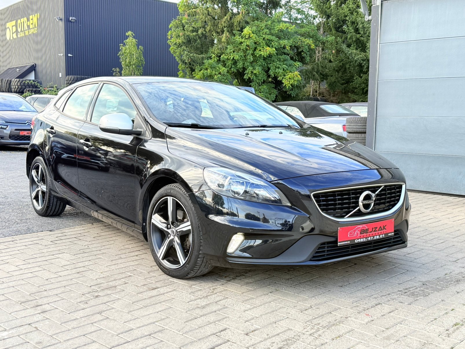 Volvo V40 R-Design 2.0d D2 85.000 1j garantie Nette staat, Auto's, Voorwielaandrijving, Euro 6, Alcantara, Zwart