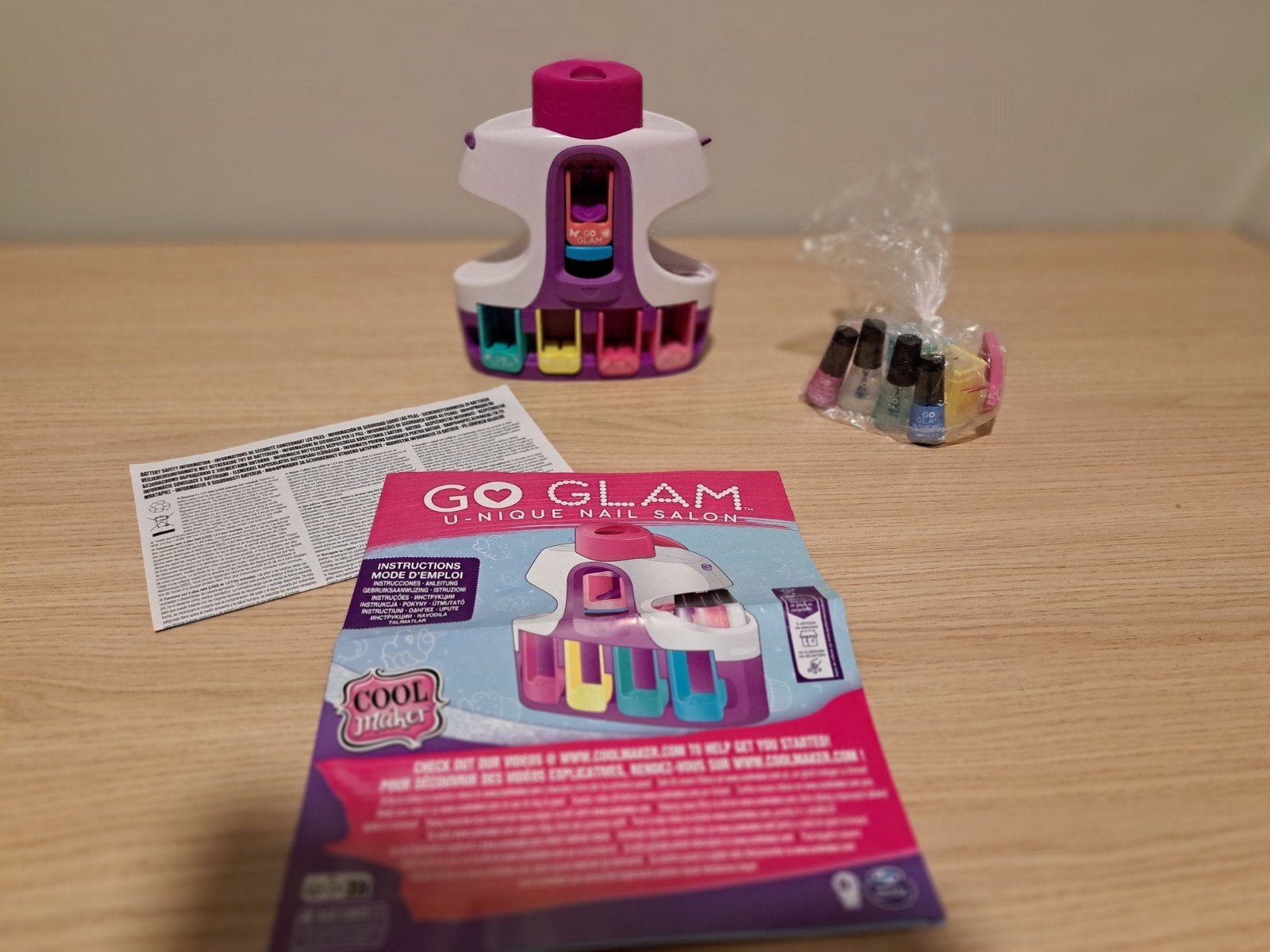 Vernis à ongles pour filles, Enlèvement