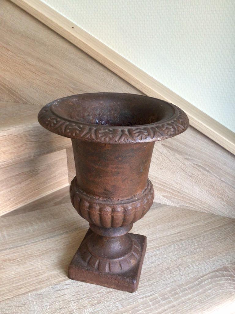 Vase de jardin en fonte avec patine rouille, Enlèvement, Comme neuf