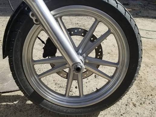 Gezocht: Harley Davidson 13 spoke mag of switchblade velgen., Motoren, Onderdelen | Harley-Davidson, Ophalen of Verzenden, Gebruikt