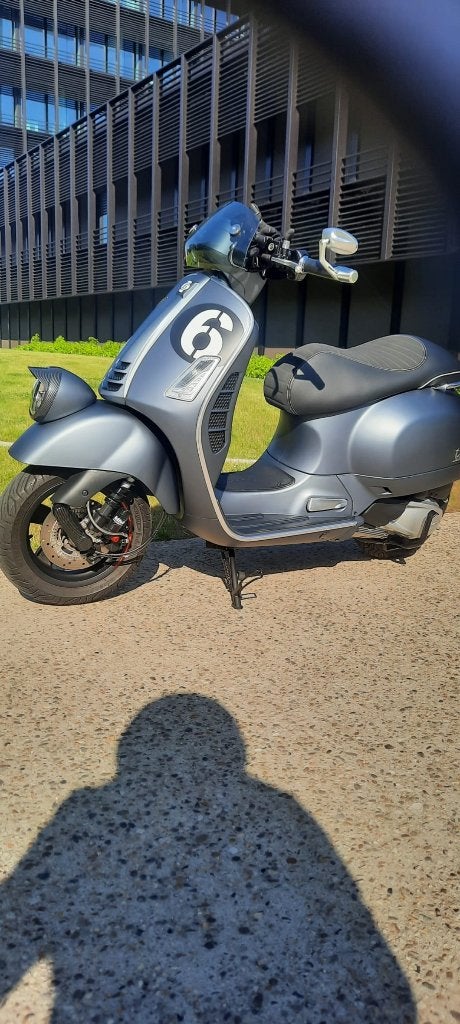 Vespa sei giorni 300 hpe, Motoren, Motoren | Piaggio, Scooter, 300 cc, ABS, Gebruikt