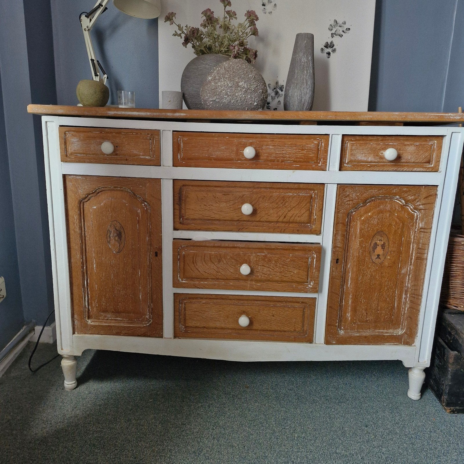 Petit buffet
Vintage
La planche n'est pas fixée. 

N'hésitez, Maison & Meubles, Enlèvement