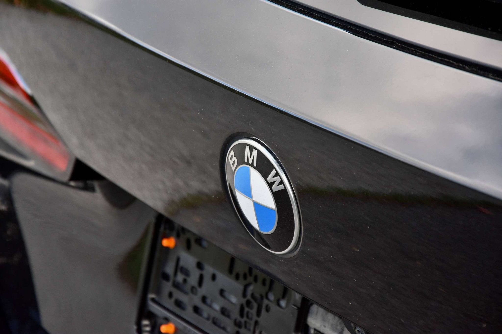 BMW M5 M5 Touring PHEV 4.4 AS (bj 2025, automaat), Auto's, BMW, Automaat, 4395 cc, Zwart, Bedrijf