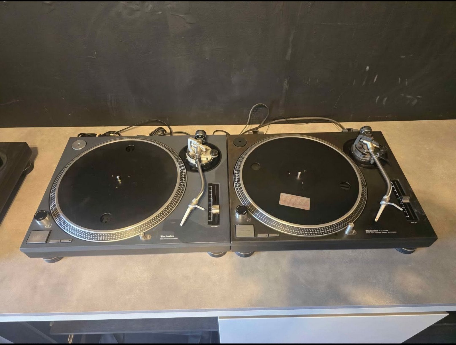2 x technics sl 1210 mk2
2 x ortofon, Ophalen, Pitch-regelaar, Zo goed als nieuw, Platenspeler