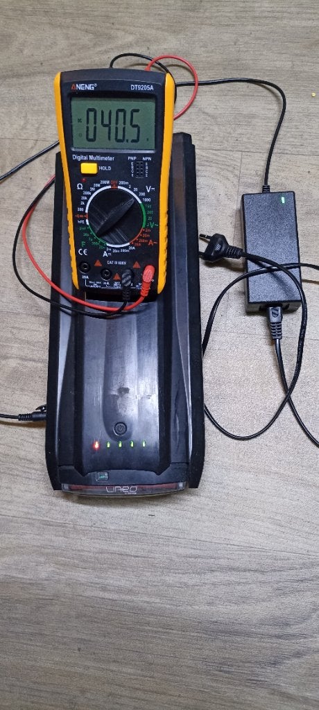 Batterie 36 volts avec chargeur, Enlèvement, Comme neuf